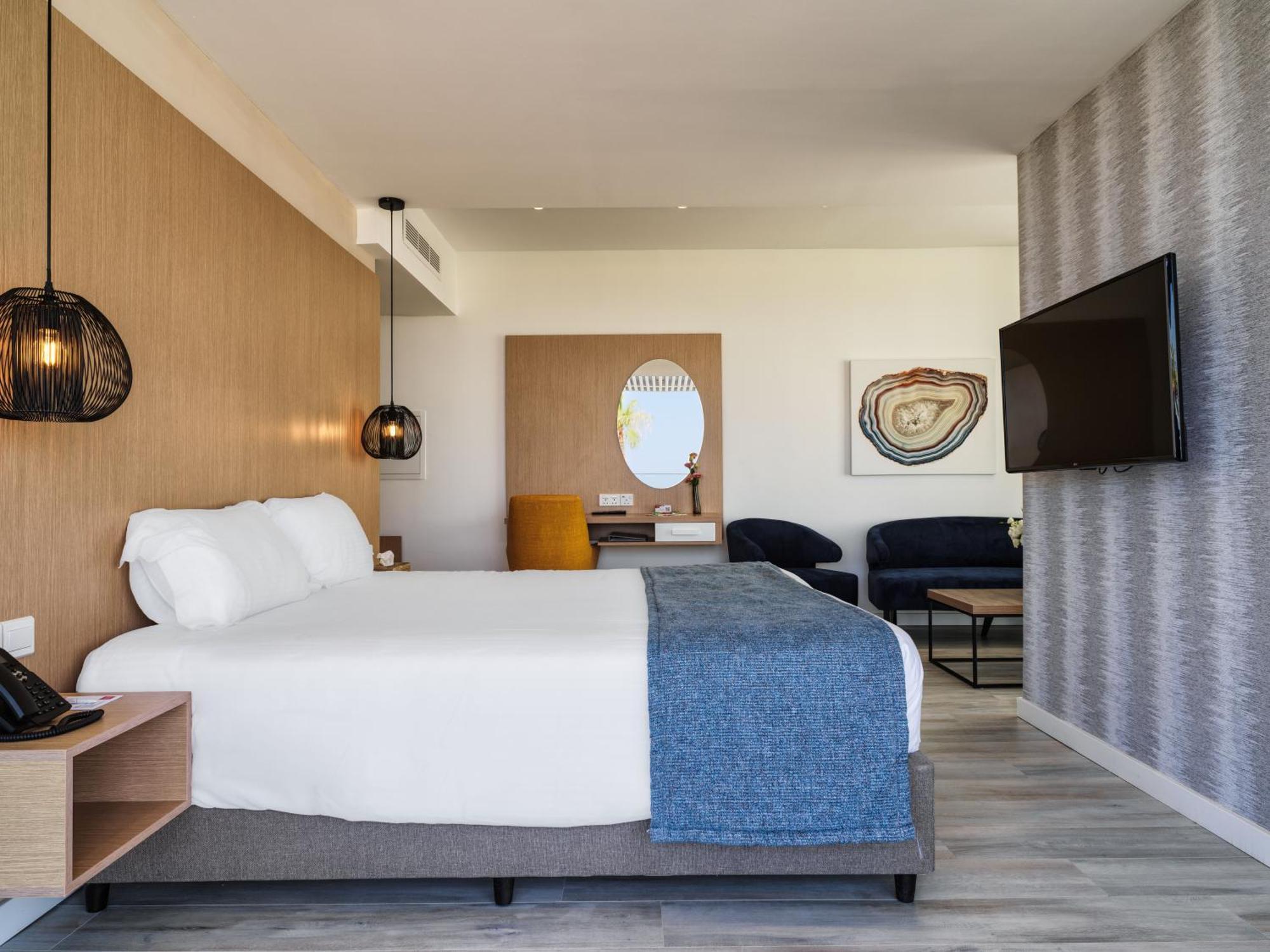 Leonardo Crystal Cove Hotel & Spa - Adults Only Protaras Rum bild