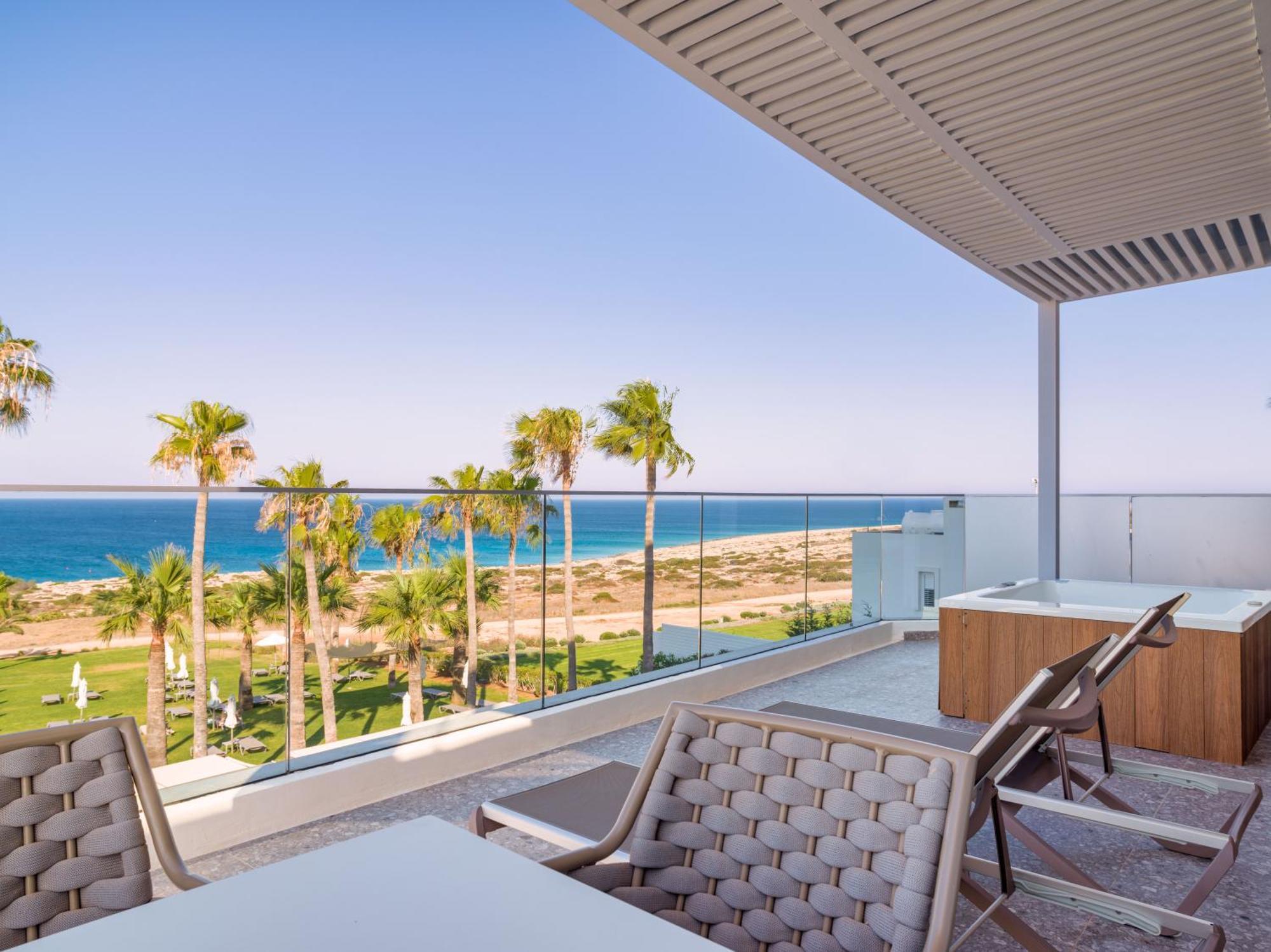 Leonardo Crystal Cove Hotel & Spa - Adults Only Protaras Rum bild